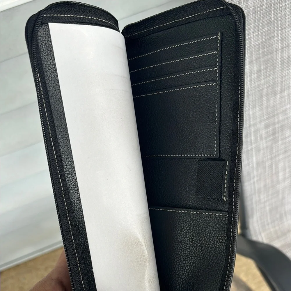 NWT! Levenger Black Leather Wallet